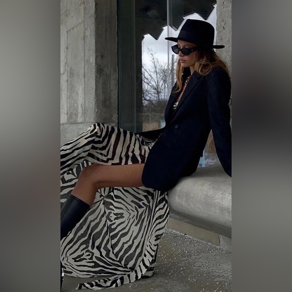 Zebra Print Spaghetti Strap Side Split Plunging Open Back Loose Fit Maxi Dress - Picture 5 of 14